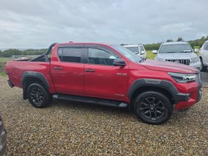 Toyota Hilux 2.8 D4D Invincible X Auto - Image 3