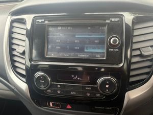 2016 Mitsubishi L200 Crewcab Commercial - Image 3