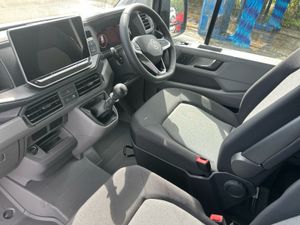 Volkswagen Crafter Highline 35 MWB 177BHP Manual - Image 3
