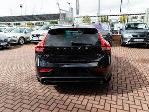 2018 VOLVO V40 - Image 4