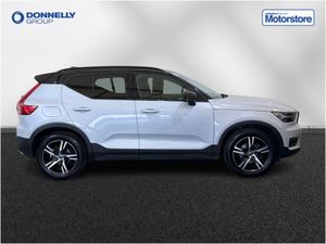 Volvo XC40 Estate R DESIGN - Image 3