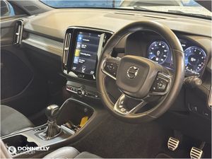 Volvo XC40 Estate R DESIGN - Image 4