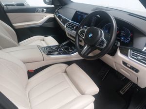 X5 45E M SPORT PRO XDRIVE (HUGE SPEC) SKY LOUNGE P - Image 4