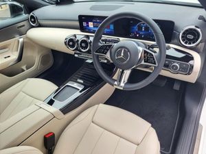 Mercedes-Benz A-Class A180d Progressive Auto  (ni - Image 2