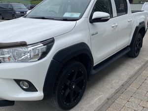 Toyota Hilux 2017 - Image 3