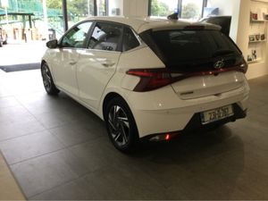 Hyundai i20 DELUXE PLUS AUTOMATIC - Image 4