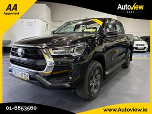Toyota Hilux Black Edition with Chrome Pack, Crew- - Image 4