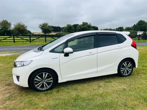 Honda Fit 1.5 AUTOMATIC HYBRID    TOP SPEC - Image 3