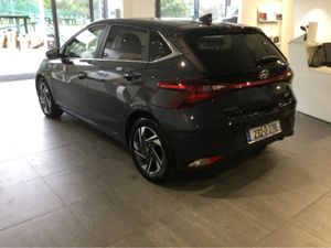 Hyundai i20 DELUXE PLUS - Only 5,000 Km - Warranty - Image 3
