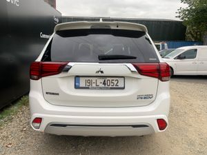 MITSUBISHI OUTLANDER 2.4 PHEV 4H 4WD AUTO - Image 4