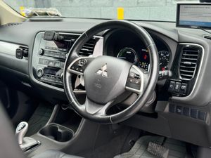 2014 MITSUBISHI OUTLANDER HYBRID PETROL AUTO - Image 2