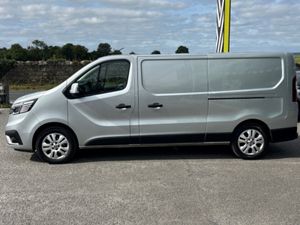 Renault Trafic Sport - Image 4