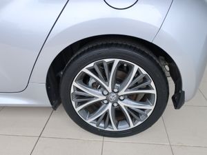 2023 TOYOTA YARIS HYBRID 1.5 PLATINUM 4DR AUTO - Image 4
