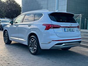 Hyundai Santa Fe 1.6 Plug IN Hybrid 4WD Executive - Image 4