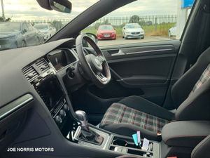Volkswagen Golf GTI 2.0 Dynamic DSG - Image 4