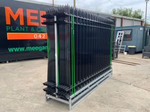 ARROW TOP METAL RAILING & POSTS.......35w.. - Image 2
