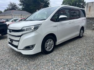 Toyota Noah **2019** - Image 2