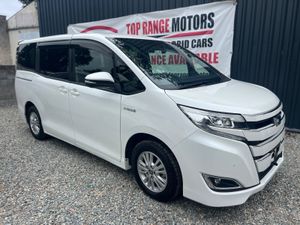 Toyota Noah **2019** - Image 4