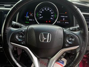 2018 Honda Fit 1.5 Petrol Hybrid ,Leather Package - Image 3