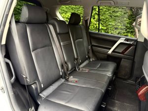 Land Cruiser Auto 7 Seats Low km business edition - Image 4