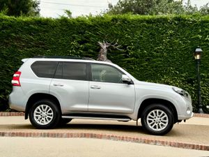 Land Cruiser Auto 7 Seats Low km business edition - Image 2