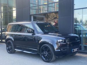 Land Rover Defender P400e SE X-dynamic Auto Black - Image 3