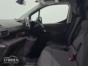 Toyota Proace Proace City 1.5 130BHP SWB 3DR Comm - Image 4