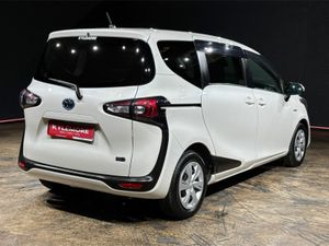 Toyota Sienta 7 SEATER - Image 4