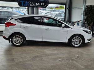 17 FORD FOCUS 1.5 DIESEL ZETEC PLUS - Image 2