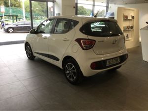 Hyundai i10 DELUXE AUTOMATIC - Only 34,000 Km - NC - Image 4