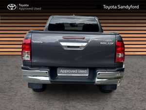 Toyota Hilux AUTOMATIC 2.8 SR5 D/CAB - Image 4