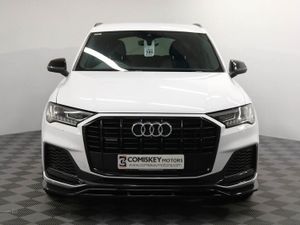 Audi Q7 Tfsie V6 Black Edition - Image 2