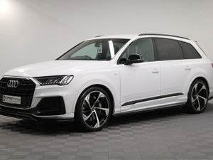 Audi Q7 Tfsie V6 Black Edition - Image 3