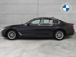 BMW 5-Series 520d SE Saloon - Image 4