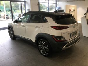 Hyundai KONA HYBRID ** VERY LOW KMS ** - Image 4