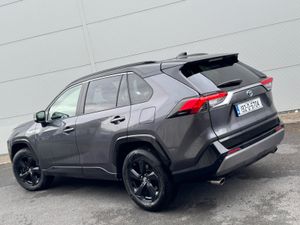Toyota RAV4 2019 hybrid  sport - Image 4