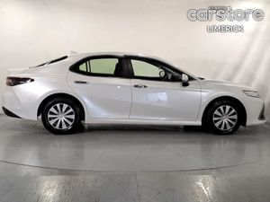 Toyota Camry 2.5 Hybrid Auto - Image 2