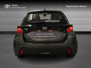 Toyota Yaris 1.0 LUNA - Image 4