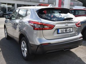 Nissan QASHQAI 1.5 DSL Acenta Premium Automatic - Image 3