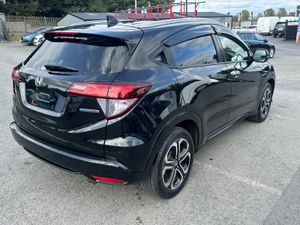 2014 Honda Vezel Automatic Hybrid Full Option - Image 4