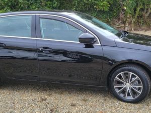 Stunning Peugeot 308 2016 5 door  diesel - Image 2