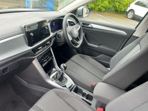 Volkswagen T-Roc Edition 75 2.0tdi 116HP Manual - Image 3