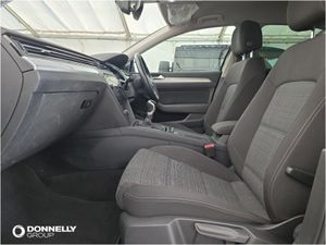 Volkswagen Passat Diesel Saloon SE Nav - Image 3