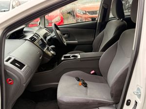 Toyota Prius Alfa / plus  2013 with warranty - Image 3
