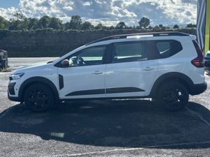 Dacia Jogger TCe 110 Extreme - Image 4