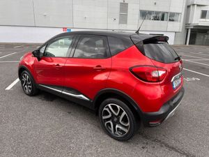 Renault Captur TCE PETROL, SIGNATURE MODEL, LEATHE - Image 3