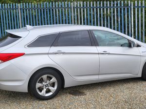 Hyundai i40 2015 long tax and test - Image 3