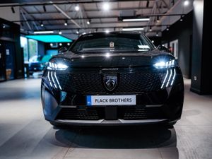 2025 Peugeot 3008 GT 1.2 MHEV 136 E-DCT6 Auto - Image 3