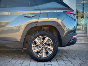 Hyundai Tucson 2WD Executive HEV Auto - Image 4