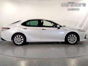 Toyota Camry 2.5 Hybrid Auto - Image 2
